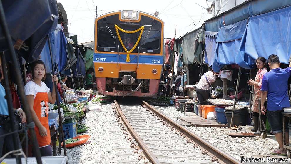 mae klong tour