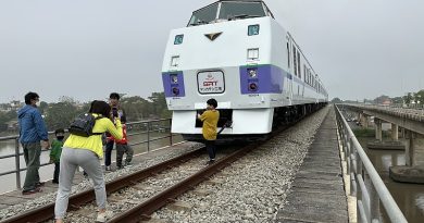 Kiha-183 Excursion Train to Chachoengsao